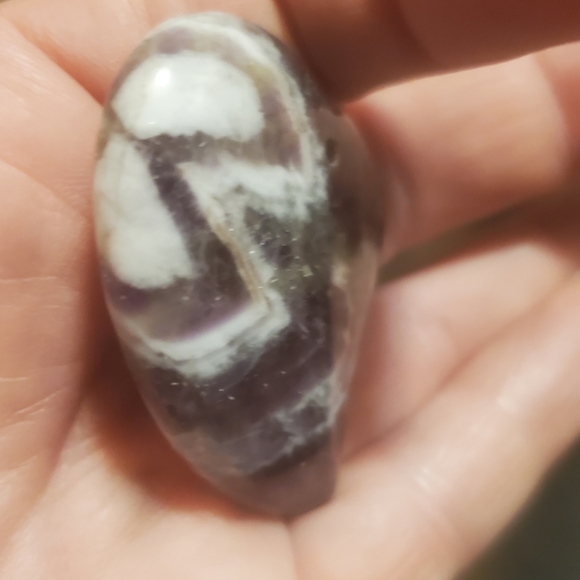 New Chevron Amethyst Heart Shaped Pendant. - Picture 9 of 16